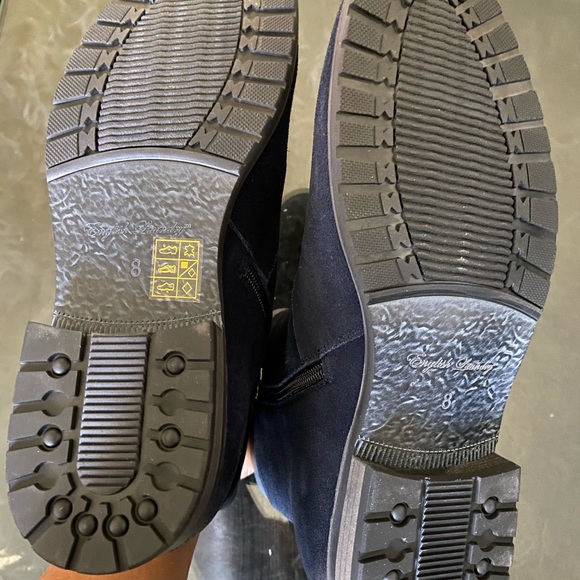 Brand new Velvet angle boots - Picture 4 of 6